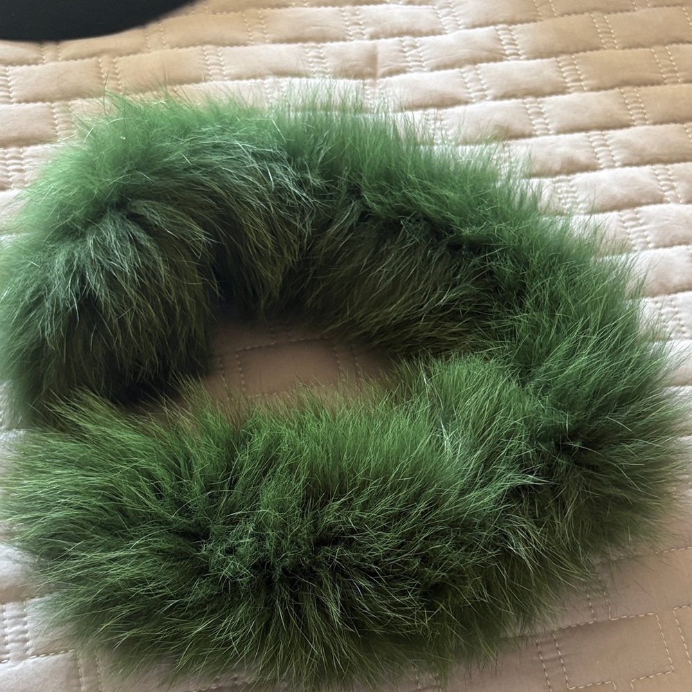 Green Faux Fur Collar / Scarf NWOT